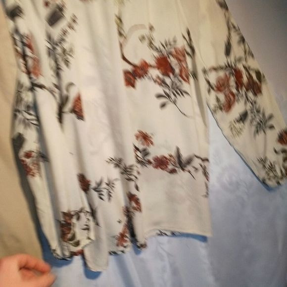 Cleo summer long sleeved top size med - Picture 4 of 7